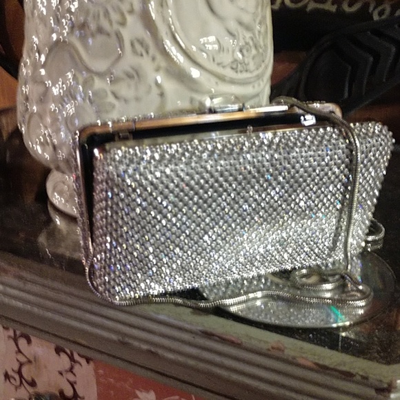 Sondra Roberts clutch - Picture 3 of 3